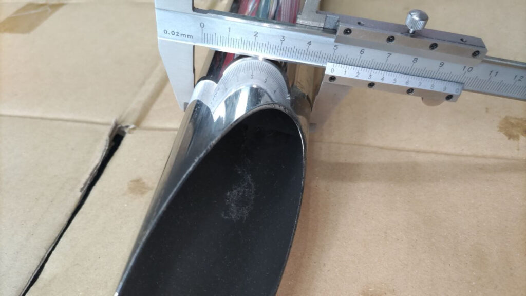 DS4スラッシュカットマフラー外径