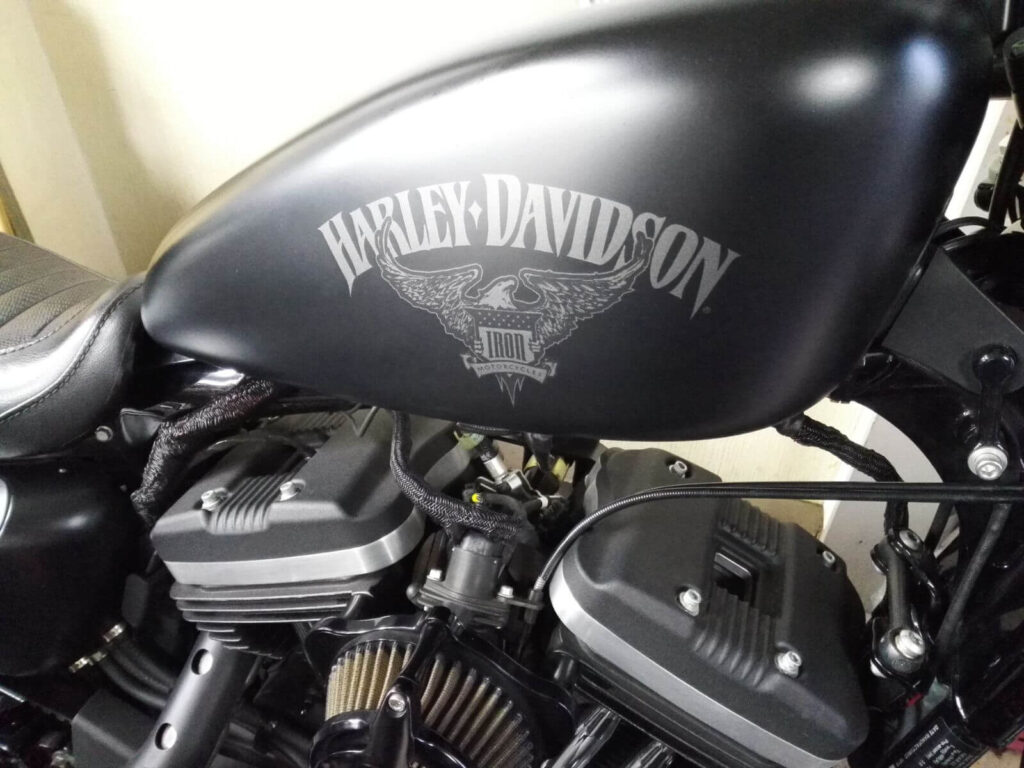 ハーレーダビッドソン883N