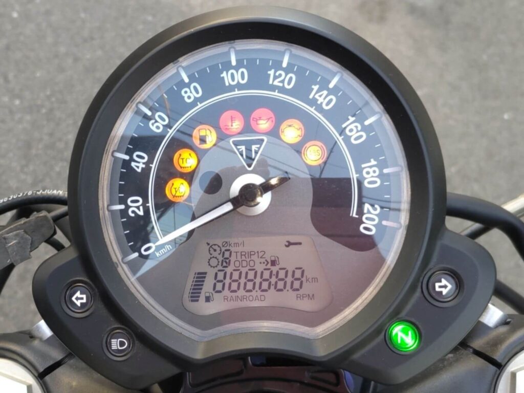 トライアンフ ボンネビル ボバー メーター