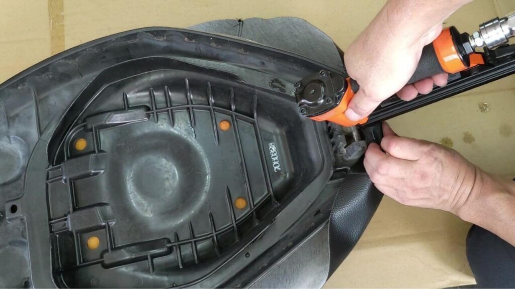 レッツ4シートカバー取り外し8